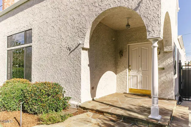 136 Arden Boulevard, Los Angeles, CA 90004 - Image #3