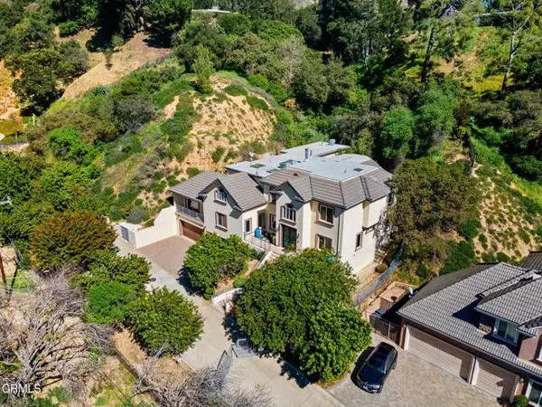 3263 New York Drive, Pasadena, CA 91107