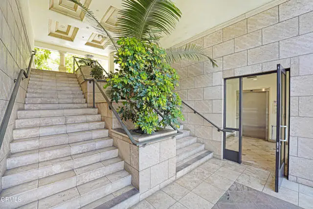 333 Hill Avenue  #210, Pasadena, CA 91106 - #2