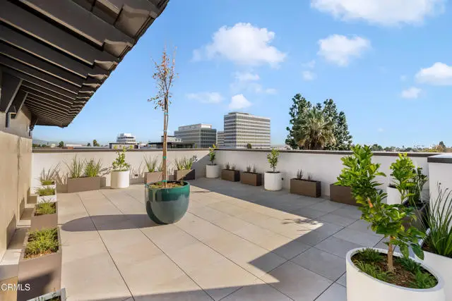 139 Oak Knoll Avenue  #101, Pasadena, CA 91101 - #2