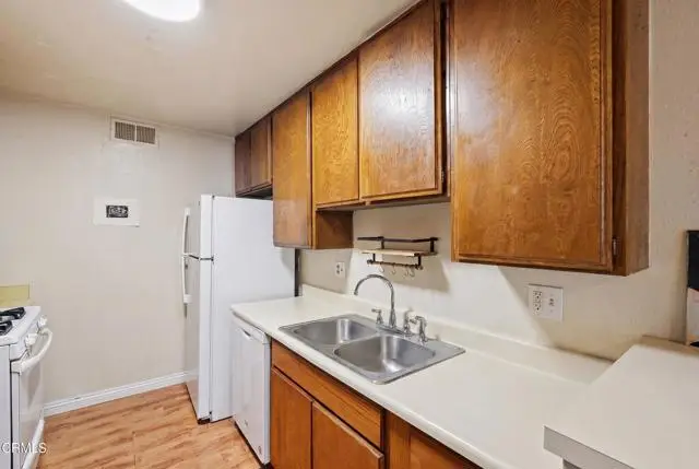 12940 Riverside Drive  #106, Sherman Oaks, CA 91423 - #3