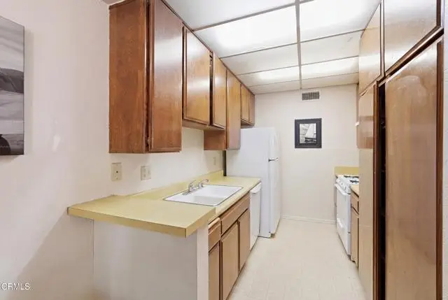 12321 Riverside Drive  #204, Valley Village, CA 91607 - #3
