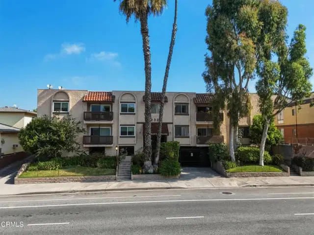 12321 Riverside Drive  #105, Valley Village, CA 91607 - #2