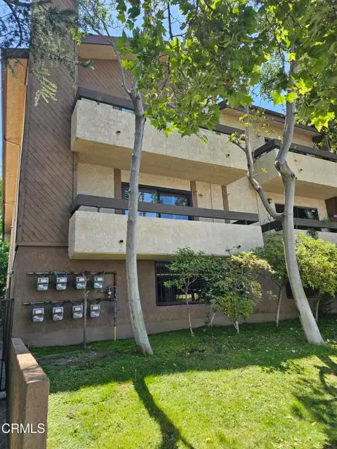 12330 Magnolia Boulevard  #106, Valley Village, CA 91607 - #3
