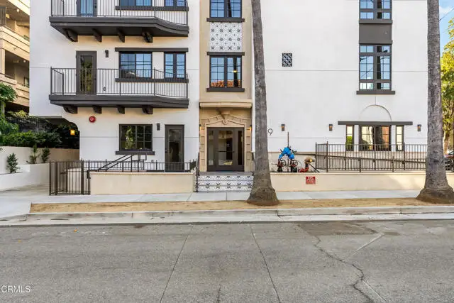 139 Oak Knoll Avenue  #102, Pasadena, CA 91101 - #1