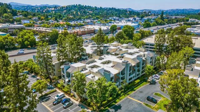 5500 Owensmouth Avenue  #104, Woodland Hills, CA 91367 - #2