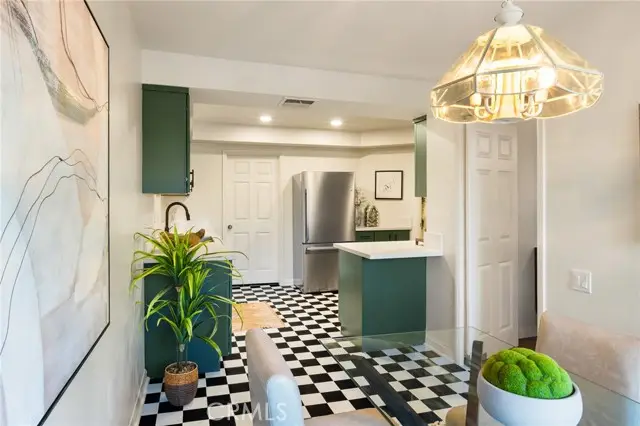 534 Oak Knoll Ave  #103, Pasadena, CA 91101 - #2