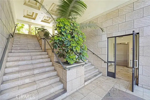 333 Hill Avenue  #203, Pasadena, CA 91106 - #2