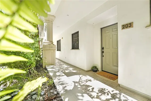 333 Hill Avenue  #203, Pasadena, CA 91106 - #3