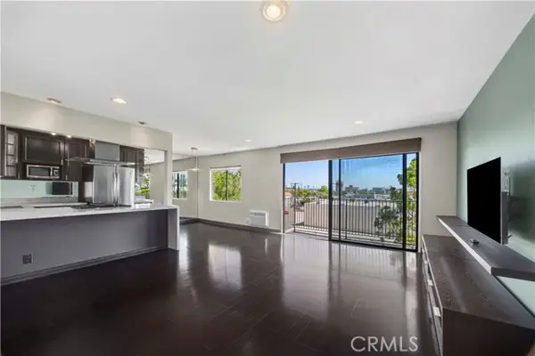 1930 Vermont  #302, Los Angeles, CA 90027