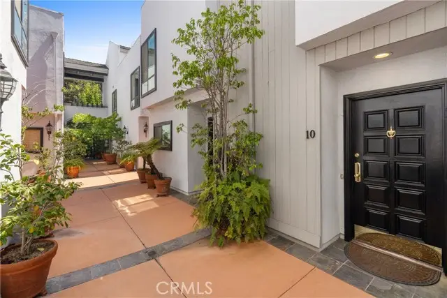 10933 Wellworth Avenue  #10, Los Angeles, CA 90024 - #3