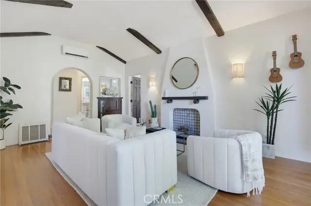 2240 Pine Avenue, Long Beach, CA 90806 - #1
