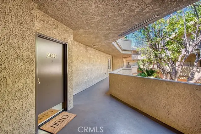 221 Oak Knoll Avenue  #202, Pasadena, CA 91101 - #3