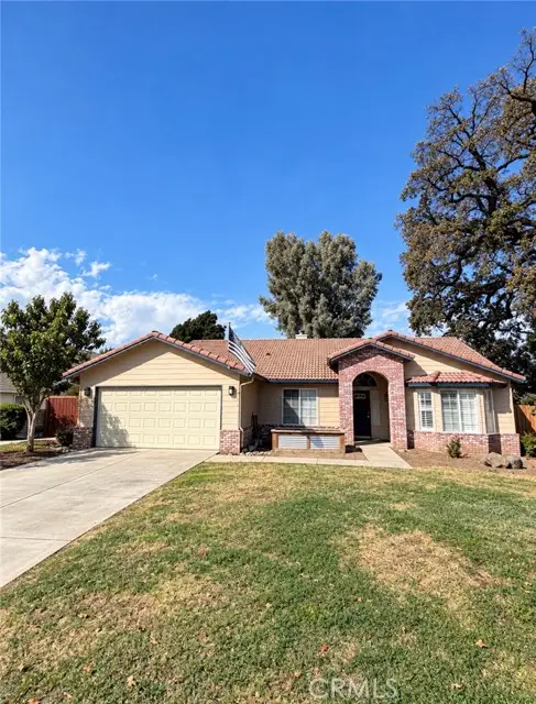 1711 Stover, Visalia, CA 93292
