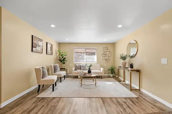 9860 Dale Avenue  #D2, Spring Valley, CA 91977