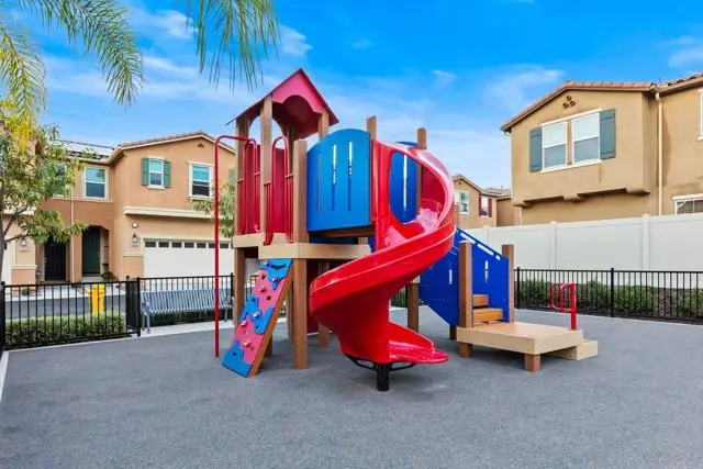 506 Willowmore Street, Vista, CA 92081 - #2