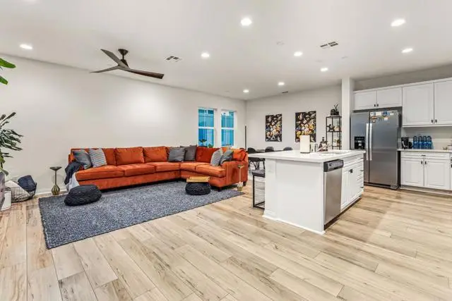 506 Willowmore Street, Vista, CA 92081 - #3