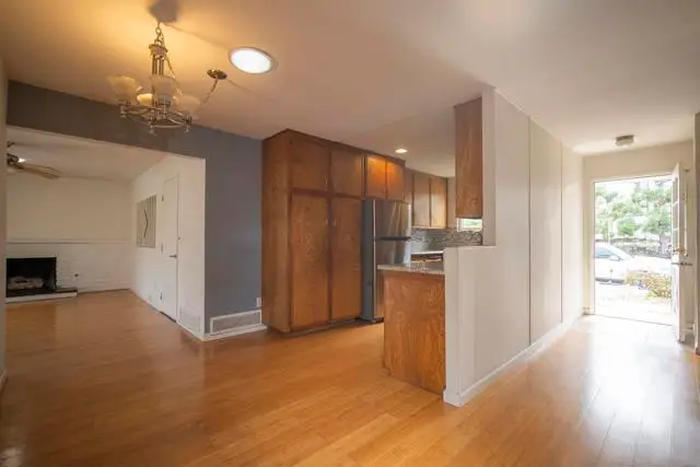 5610 Chateau Drive, San Diego, CA 92117 - #3