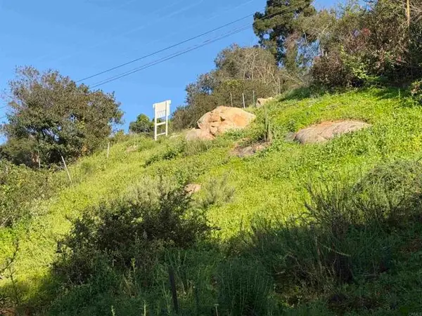 9542 Ridgecrest Drive, La Mesa, CA 91941