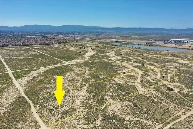 15 Vic Avenue, Lancaster, CA 93534 - #1