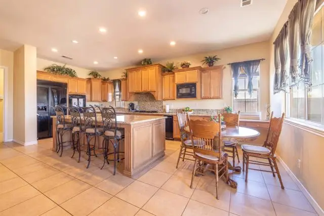 19506 Arcata Road, Apple Valley, CA 92307 - #3