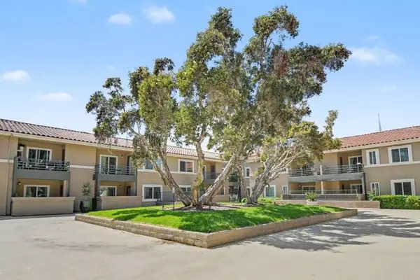 7405 Charmant Dr  #2022, San Diego, CA 92122