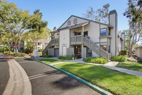 1953 Wellington Lane  #7, Vista, CA 92081