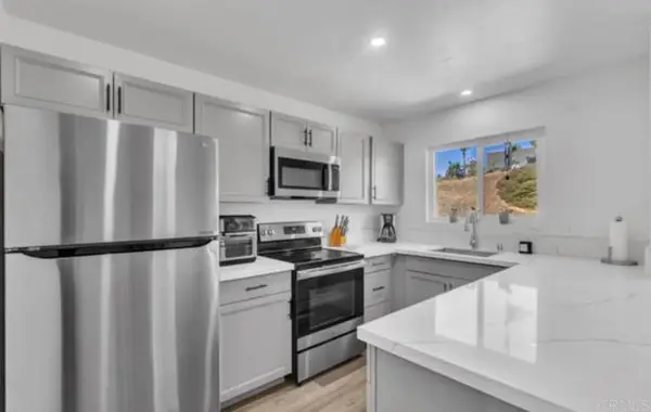 1679 Pentecost Way  #6, San Diego, CA 92105