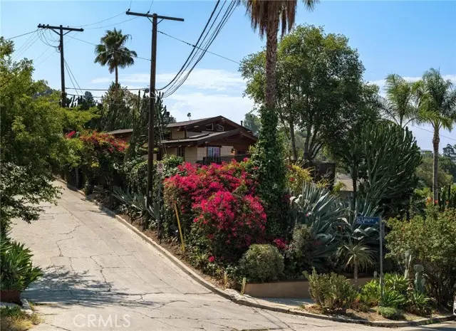 3950 De Longpre Avenue, Los Angeles, CA 90027 - #2