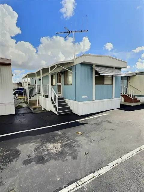 21926 Vermont Avenue  #27, Torrance, CA 90502 - Image #3