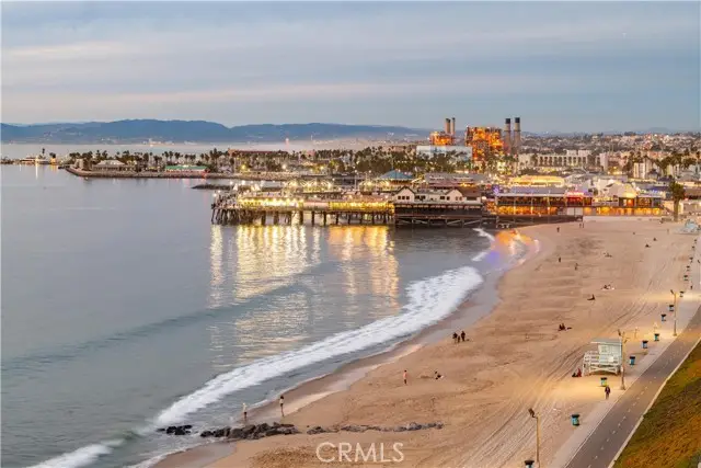 565 Esplanade  #202, Redondo Beach, CA 90277 - Image #2