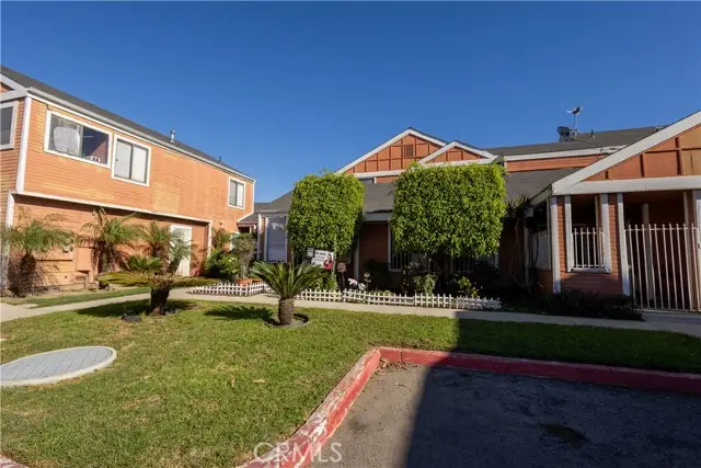 1725 3rd Street  #1, Santa Ana, CA 92703 - #3