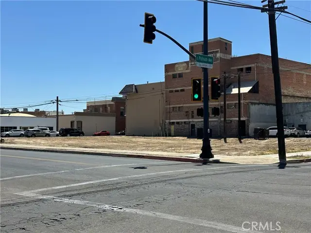 36 Mill Avenue, Porterville, CA 93257 - Image #1