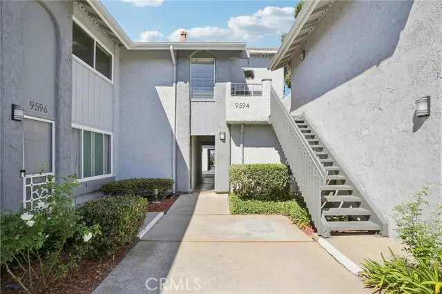 9594 Pettswood  #4, Huntington Beach, CA 92646 - Image #3