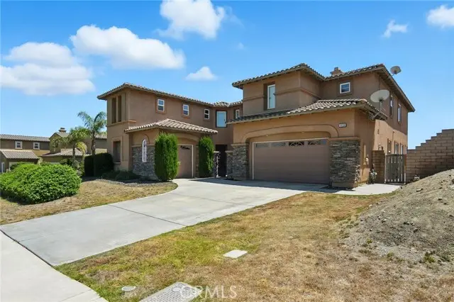 18338 Lakepointe Drive, Riverside, CA 92503 - Image #2