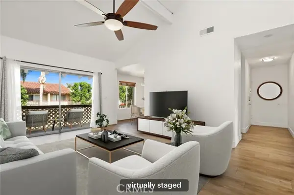 700 La Veta Avenue  #T4, Orange, CA 92868