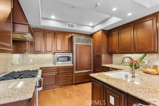 401 Bernard  #202, Costa Mesa, CA 92627 - Image #2