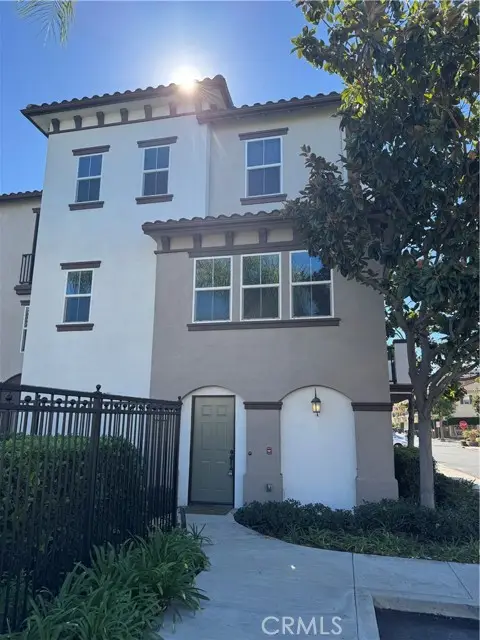 8045 Torino, Stanton, CA 90680