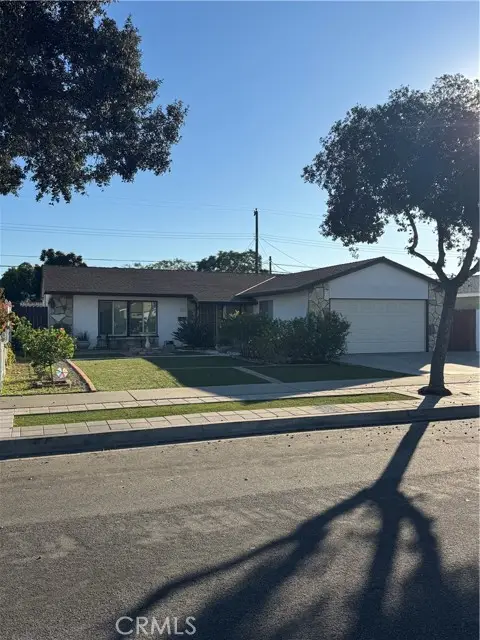 5326 Henderson, Santa Ana, CA 92704