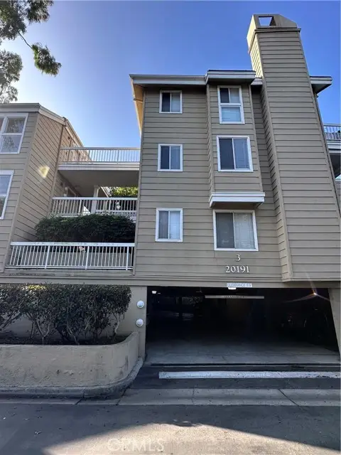 20191 Cape Coral  #214, Huntington Beach, CA 92646 - Image #1