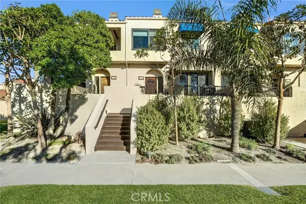 16501 Bordeaux Lane  #211, Huntington Beach, CA 92649