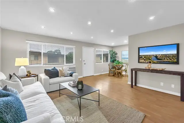 3907 La Crescenta Avenue  #208, La Crescenta, CA 91214 - Image #1