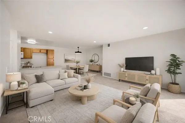 2521 Sunflower Avenue  #R8, Santa Ana, CA 92704