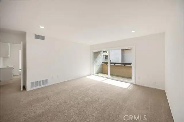 2521 Sunflower Avenue  #R8, Santa Ana, CA 92704 - Image #3