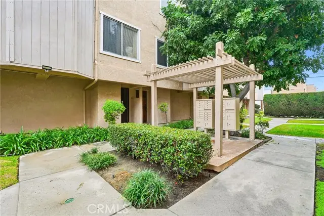 334 Walnut  #D (11), Brea, CA 92821 - Image #2