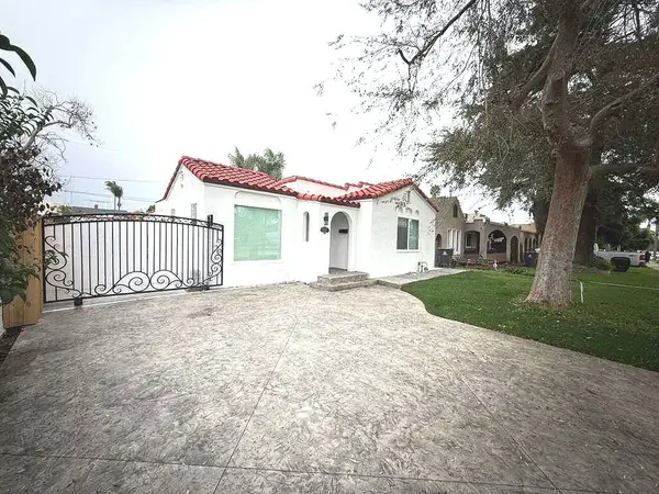 1207 Van Ness, Santa Ana, CA 92707