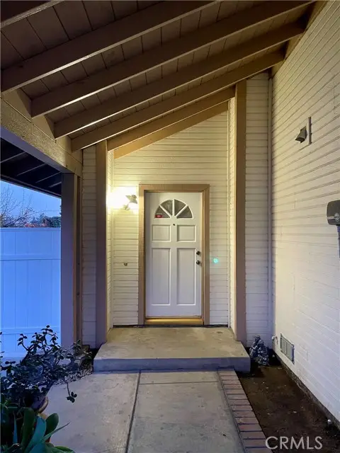3100 Jeannie Cmn, Santa Ana, CA 92703 - #3