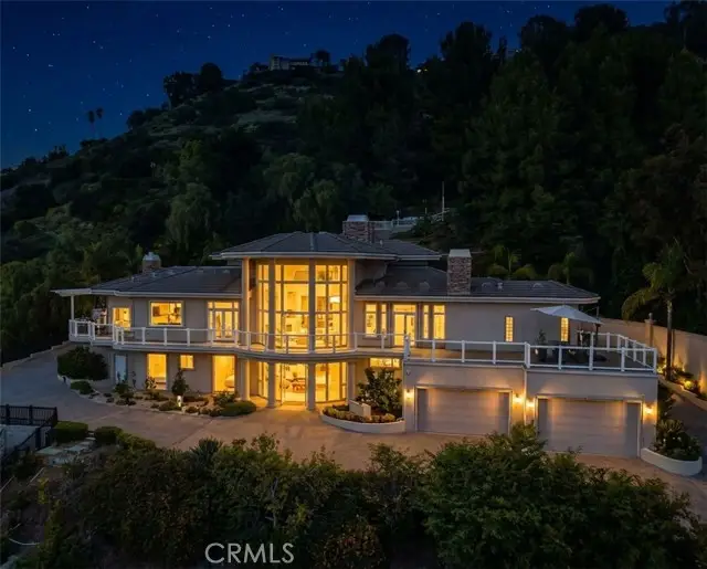 10322 Saint Charles Way, Santa Ana, CA 92705 - Image #2