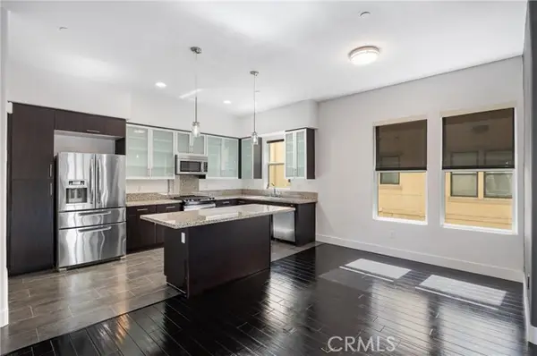 190 3rd, Santa Ana, CA 92701