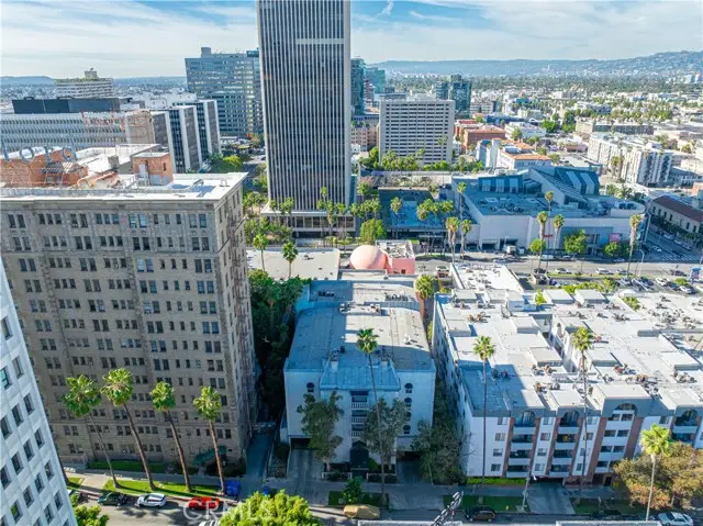 631 Kenmore, Los Angeles, CA 90005 - Image #2